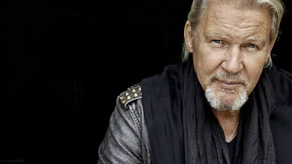 O Johnny Logan φέρνει αέρα Eurovision στο Παλλάς