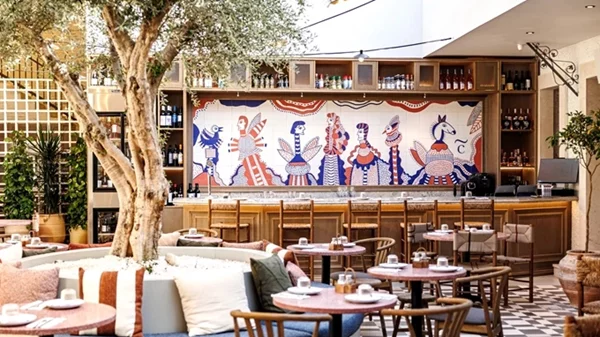 Ταράτσες, κήποι και αυλές στο κέντρο της Αθήνας για νόστιμο summer in the city