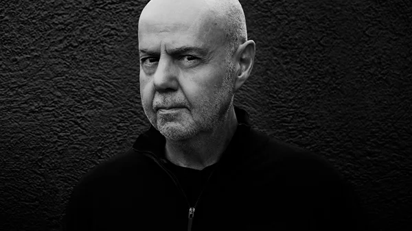 "Don't look back": Ο Γιάννης Χουβαρδάς στην Ελευσίνα