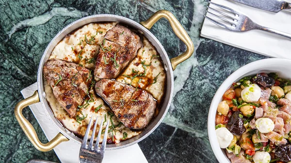 29 εστιατόρια και ταβέρνες με ελληνική κουζίνα