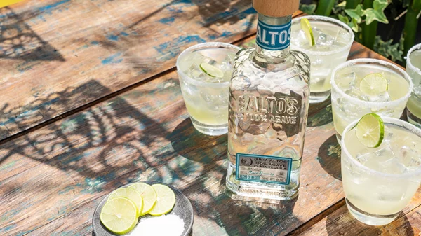 Altos Tequila και Del Maguey Single Village Mezcal γιορτάζουν την Margarita Day