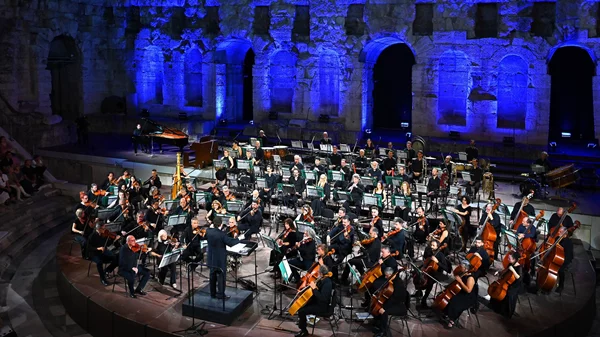 Ευχάριστο κλείσιμο μίας ακόμη επιτυχημένης χρονιάς για Συμφωνική Ορχήστρα της ΕΡΤ και Μιχάλη Οικονόμου