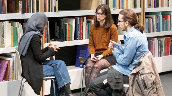 Τα βιβλία μιλούν σε αυτή τη βιβλιοθήκη του Ίδρυματος Γουλανδρή