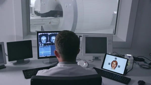 Δυο γαλλικά ντοκιμαντέρ παίζουν αυτήν την εβδομάδα στην ΕΡΤ3