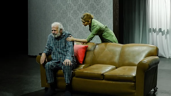 Επτά συγκινητικές θεατρικές παραστάσεις για τις γιορτινές μέρες