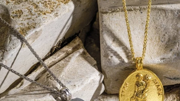 Ο Οίκος ZOLOTAS παρουσιάζει τη δημιουργία του πολύτιμου κρεμαστού κοσμήματος "TYCHE"