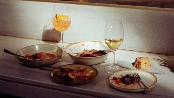 Το Μαιτρ και Μαργαρίτα πάει Σαντορίνη