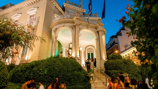 Πώς η τέχνη πρωτοπορεί στην αντιμετώπιση της κλιματικής αλλαγής; Η Victoria Siddall και το Μουσείο Κυκλαδικής Τέχνης απαντούν