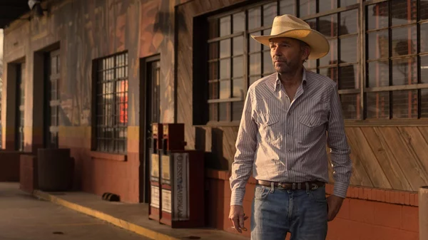 Το "Landman" κάνει πρεμιέρα σήμερα (19/11) στην COSMOTE TV