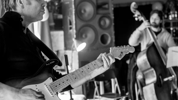 To ντουέτο του Μπάμπη Παπαδόπουλου στο "ΙΛΙΟΝ plus"