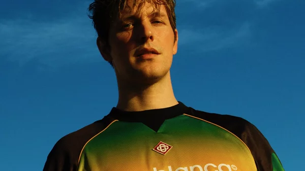 Leon Of Athens, "ΤΙ ΝΑ ΝΑΙ ΑΥΤΟ" που σε κάνει να ερωτεύεσαι τη μουσική απ' την αρχή;