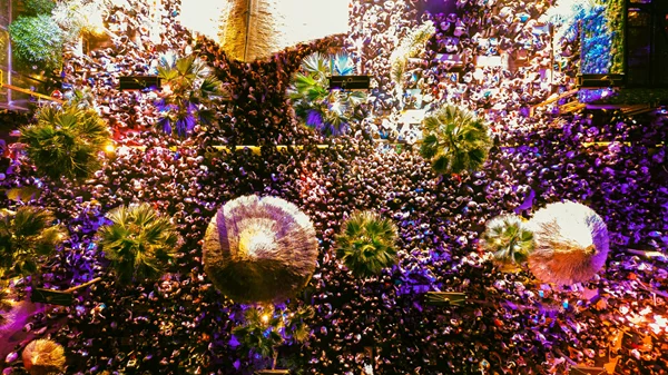 To "Bolivar Beach Club" κλείνει τα 20 και το γιορτάζει με συναρπαστικά events και ανανεωμένο μενού