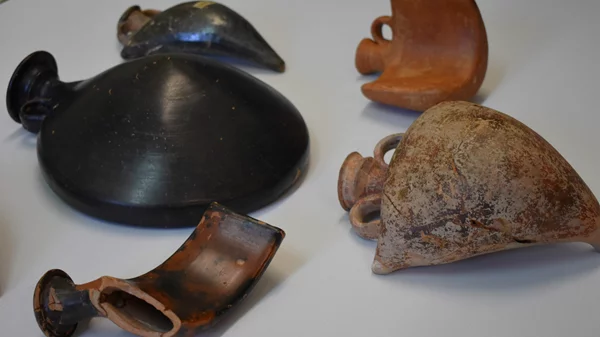 Το "Αθέατο Μουσείο" του ΕΑΜ παρουσιάζει τις "αρχαίες θερμοφόρες"