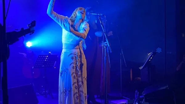 Μια ωραία βραδιά με τη Rosey Blue στο "Gazarte Roof Stage"