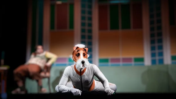 "Ο Μάγκας" σε μια παράσταση που βοηθά τα αδέσποτα