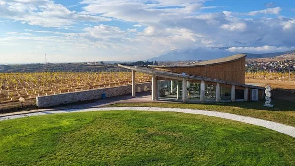 Grapes & Beats: Μια μοναδική βραδιά διασκέδασης στο Οινοποιείο Château Nico Lazaridi