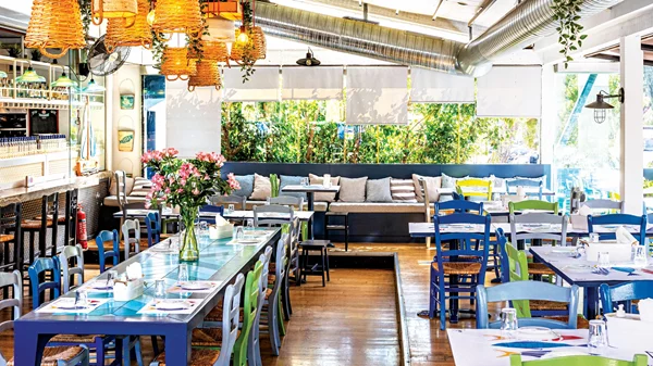 "Ψαρού": Μοντέρνα θαλασσοφαγία σε Γλυφάδα και Λαύριο