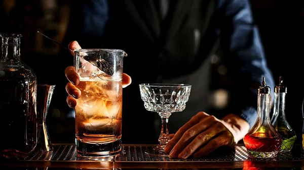 Το σκωτσέζικο ουίσκι σε 5 κλασικά cocktails