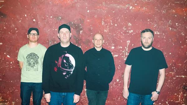 Barry Burns (Mogwai): "Διαλέγουμε τίτλους τραγουδιών από ατάκες που λένε τα παιδιά μας"