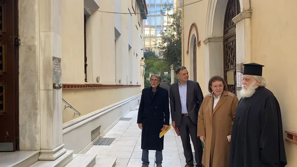 Αυτοψία της Λίνας Μενδώνη στον διατηρητέο Ι.Ν. Ζωοδόχου Πηγής