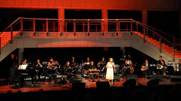 Χριστουγεννιάτικοι θρύλοι και κάλαντα: Μία μουσική βραδιά με την Εστουδιαντίνα Νέας Ιωνίας και τη Μάρθα Φριντζήλα