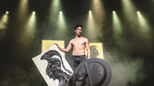 Ο Μιχάλης Σαράντης συνεχίζει με επιτυχία ως "Αίαντας"