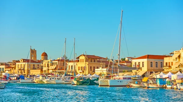 Πού να πάτε το τριήμερο του Αγίου Πνεύματος: Θάλασσα, βουνό ή πόλη;