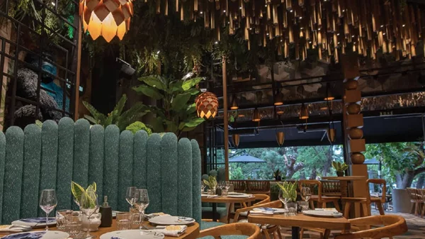 Το "Iguazu" φέρνει τροπικό mood στη… ζούγκλα των Ιλισίων