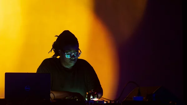 Jlin: Λίγο έλειψε να αρχίσουμε τον χορό στο "Ωδείο Αθηνών"