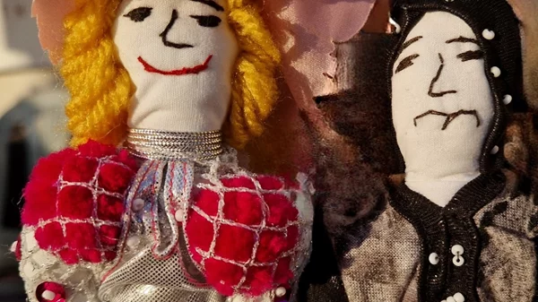 Χειροποίητες κούκλες από τις κρατούμενες των Γυναικείων Φυλακών Θήβας στο "Επισκεπτήριο"