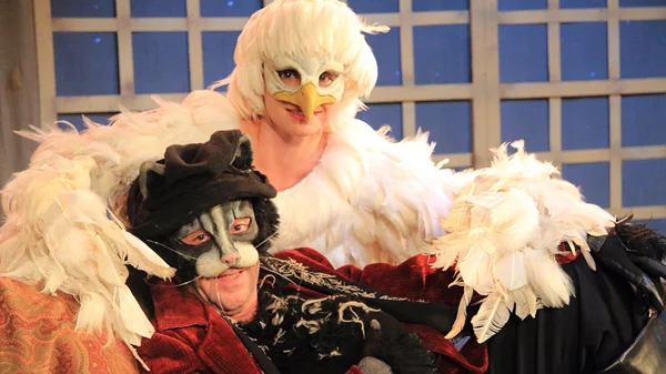 "Η ιστορία του γάτου, που έμαθε σ’ ένα γλάρο να πετάει": Το αριστούργημα του Λουίς Σεπουλβέδα επανέρχεται ανανεωμένο σε μιούζικαλ εκδοχή