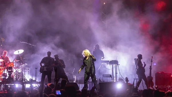 Ο Γιάννης Αγγελάκας και οι 100°C στο Onassis Channel στο Youtube