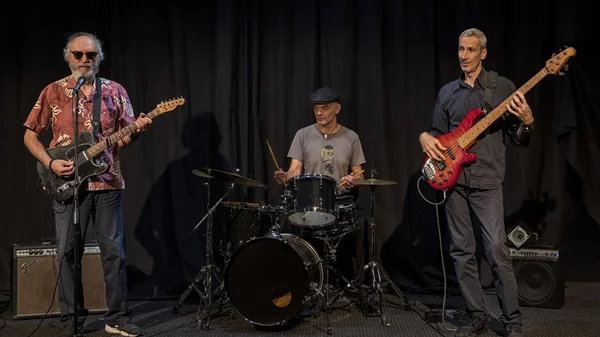 Δύο μοναδικές βραδιές με τον Ανδρέα Γκομοζιά και την ομάδα του στο Theatre Of The No