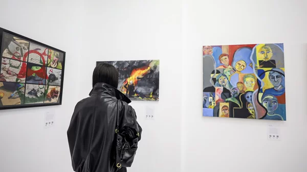 Η έκθεση "Τέχνη για το εδώ και τώρα" αποκτά παγκόσμια εμβέλεια