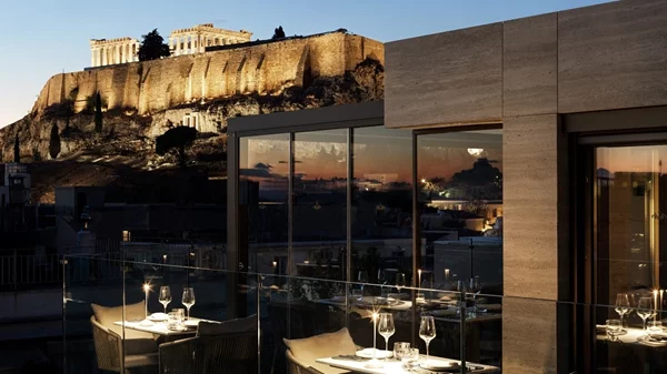 Botany Roof Garden at Acropolis: Ρομαντικό δείπνο με θέα την ιστορία