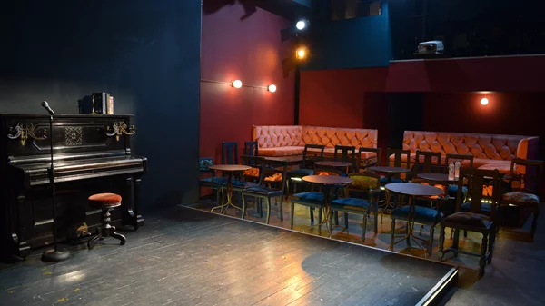 Kαυτά ονόματα της εγχώριας spoken word μουσικής σκηνής στο "Red Jasper"