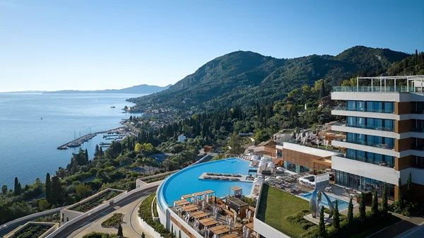 Τα Holmes Place υποδέχονται τον Deepak Ashwani