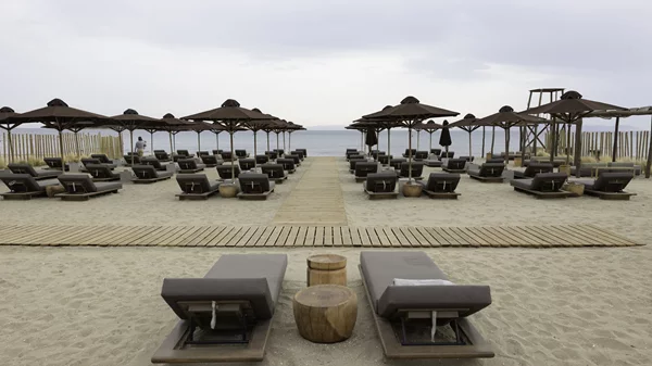 "The C Beach Restaurant": Μια μικρή Μύκονος στην αθηναϊκή ριβιέρα