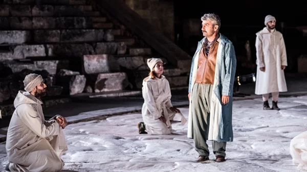 Ποδαρικό στο Σεπτέμβριο με καλό θέατρο επιφυλλάσσουν οι δύο θερινές παραγωγές του Εθνικού