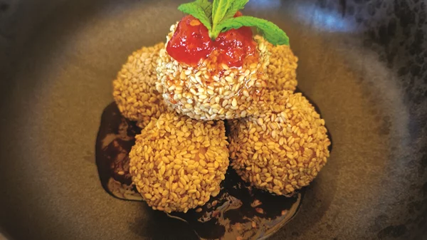 "Taverna Tsambala": Με αγάπη για την Κω, την παράδοση και τις παρέες