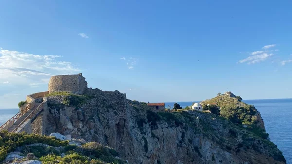 Από τα διηγήματα του Παπαδιαμάντη στο σήμερα: Η αναγέννηση του Κάστρου της Σκιάθου