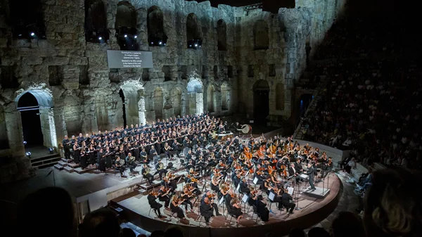 Ανάταση με "Ρέκβιεμ" Βέρντι και 5η Συμφωνία Μπρούκνερ σε υποδειγματικές συναυλίες της ΚΟΑ υπό Καρυτινό & Έσενμπαχ