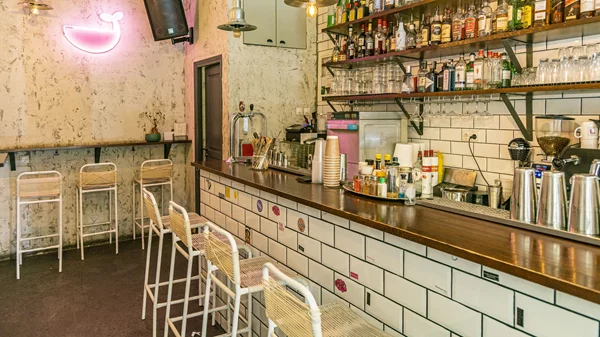 Για bar hopping στην Ασκληπιού