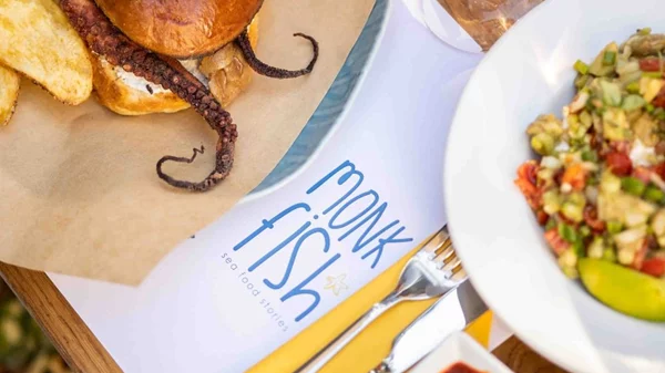 "MonkFish Athens": Εναλλακτική ψαροφαγία στου Ζωγράφου