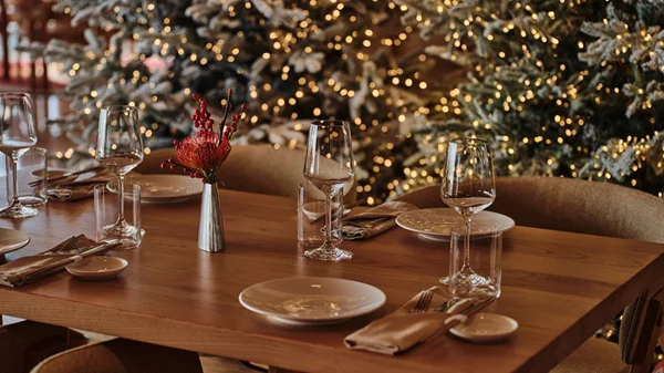 "Bungalow 7": Τα Αστέρια Γλυφάδας λάμπουν γιορτινά