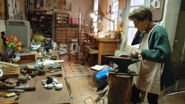 "Στο κάτω κάτω της ΑΦΗς": Μια έκθεση για την έννοια του χρόνου στο Μπενάκη