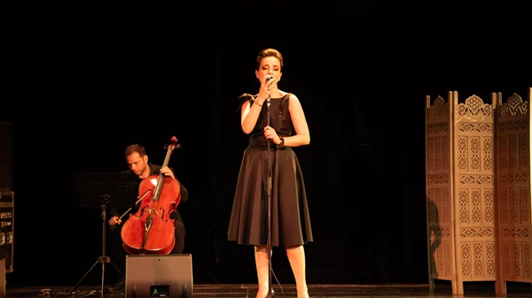 Η Φωτεινή Δάρρα συνεχίζει στο Ακροπόλ