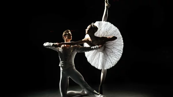 Τα Μπαλέτα Μπολσόι και η Σβετλάνα Ζαχάροβα χορεύουν στο ρυθμό των "Jewels" στο Μέγαρο Μουσικής