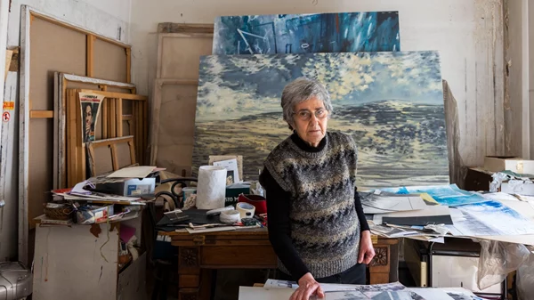 Η Αθήνα των συγγραφέων | Εύα Μπέη: "Όταν μέναμε στην Ομόνοια είχαμε κατσίκα και κότες. Σας ακούγεται παράξενο;"