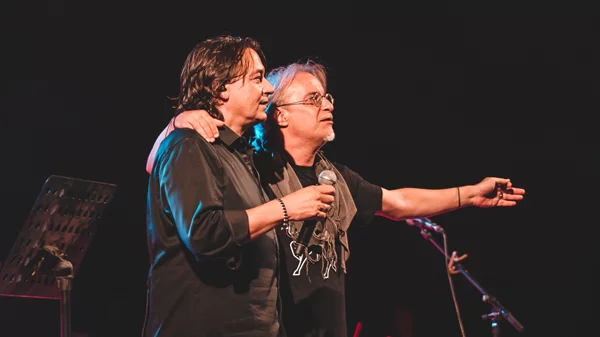 Ο Γιάννης Κότσιρας και ο Μίλτος Πασχαλίδης συναντιούνται στο "VOX"